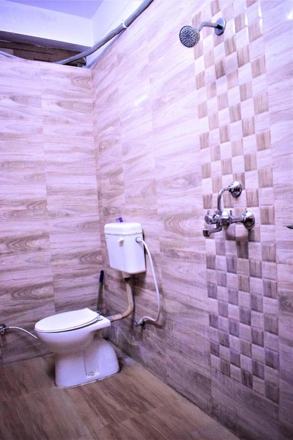 Ds Residency Varanasi-prime Location-parking Homestay *