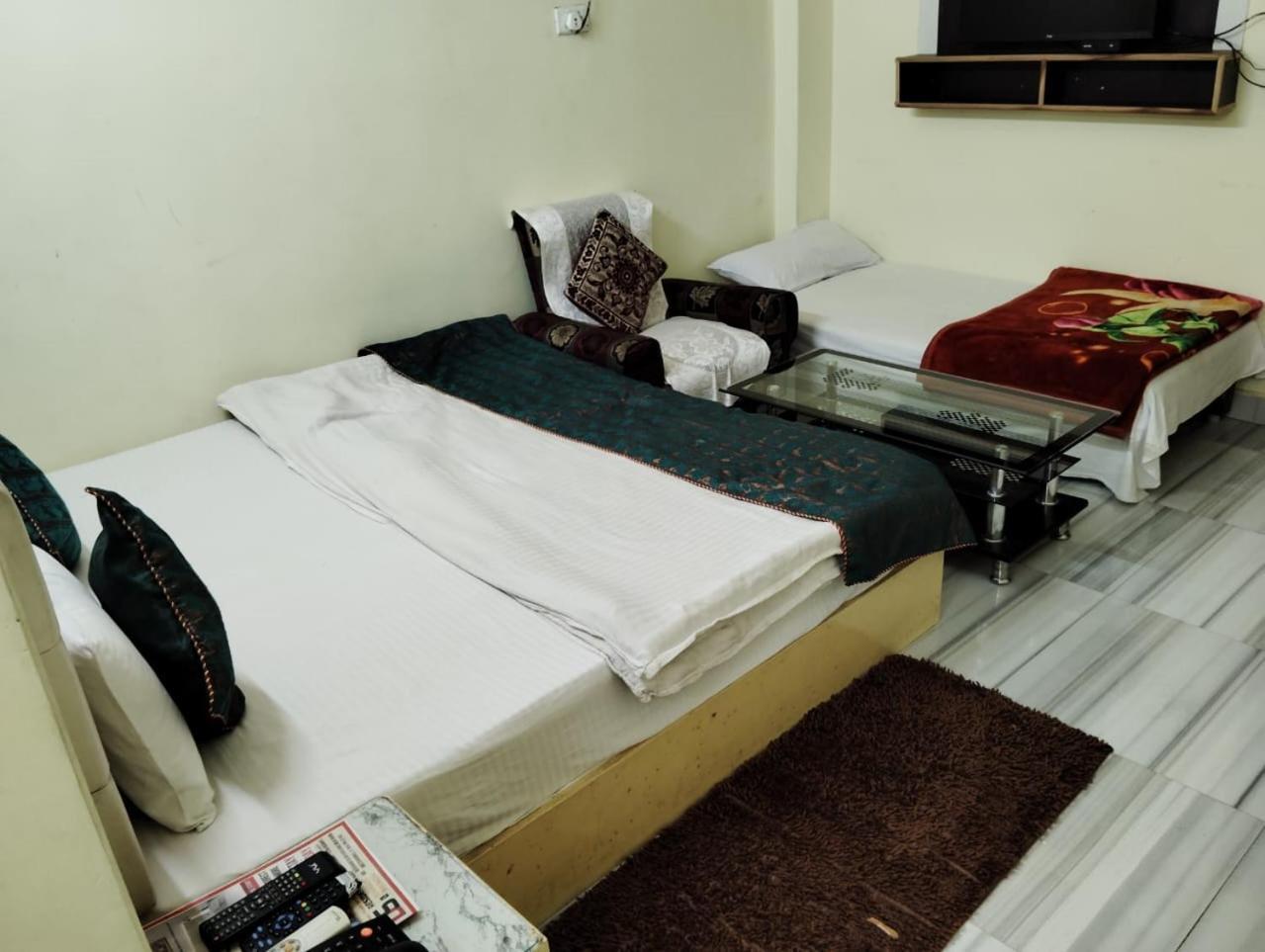 Ds Residency Varanasi-prime Location-parking *