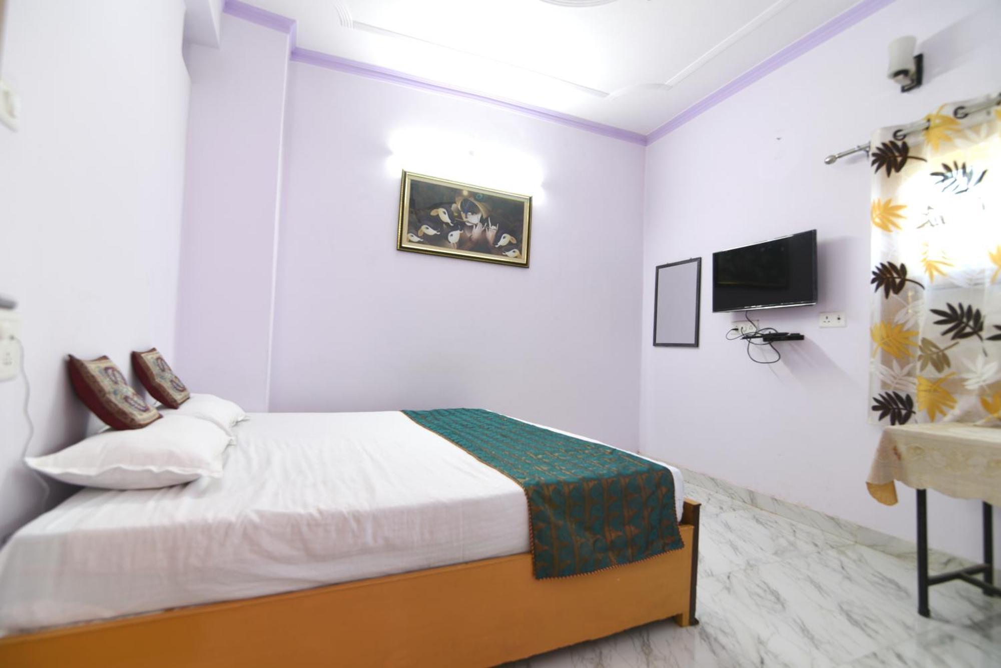 Ds Residency Varanasi-prime Location-parking Varanasi