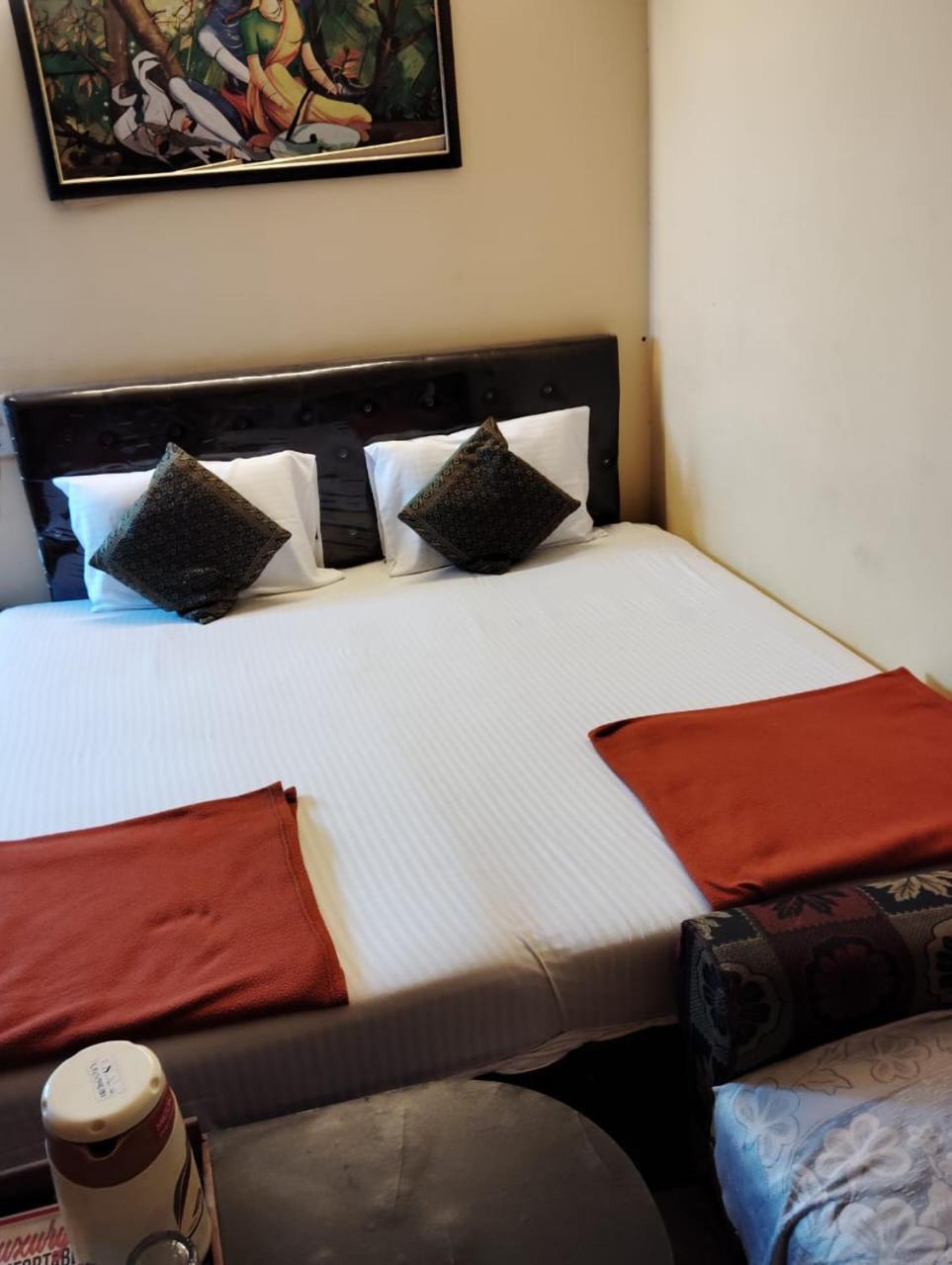 Ds Residency Varanasi-prime Location-parking *