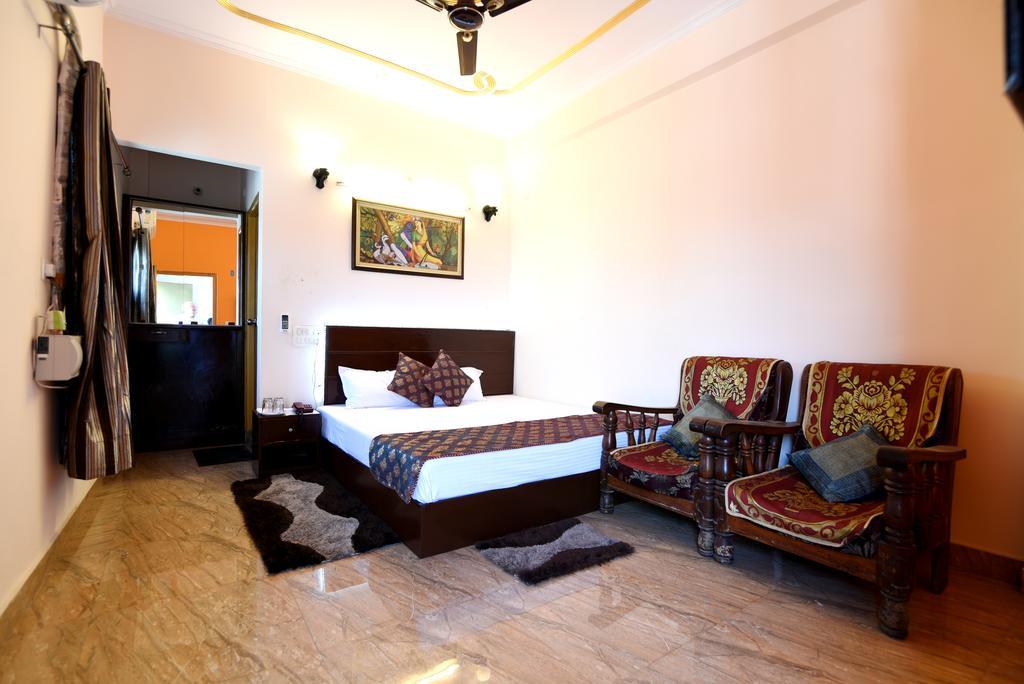 Ds Residency Varanasi-prime Location-parking Varanasi